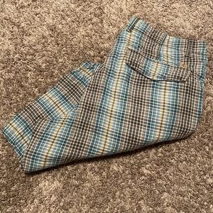 Tommy Bahama Blue/Brown/Tan Linen Cargo shorts. Size 36. Excellent condition.